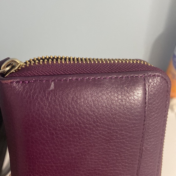 GUC plum Kate spade zip wallet - Picture 4 of 4